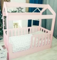 Детская кровать-домик розовый